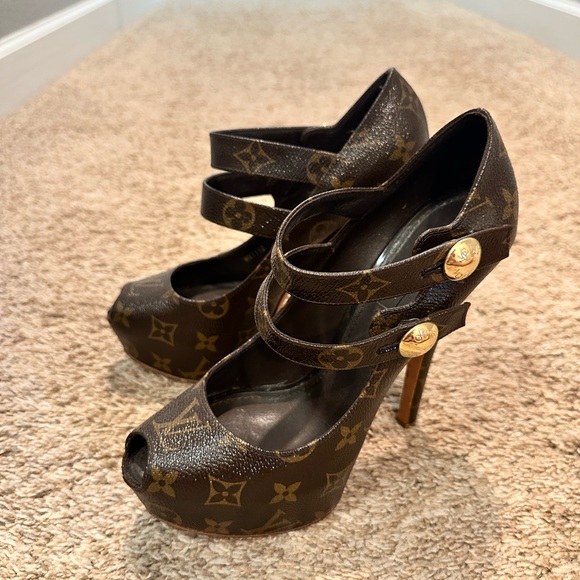 Louis Vuitton Heels 37.5 - Picture 1 of 5